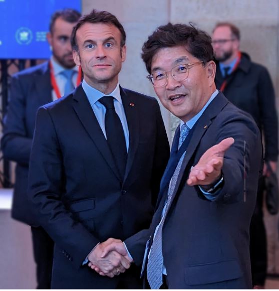 SK Geo Centric attended Choose France Summit 2023 hosted by French government to expand global partnership for plastic circular economy